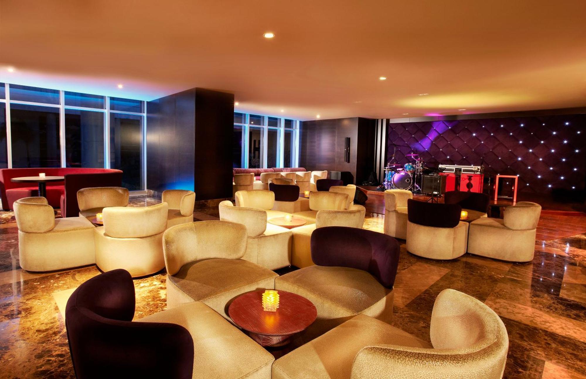 Megapolis Hotel Panama Interiør billede The lounge at the hotel