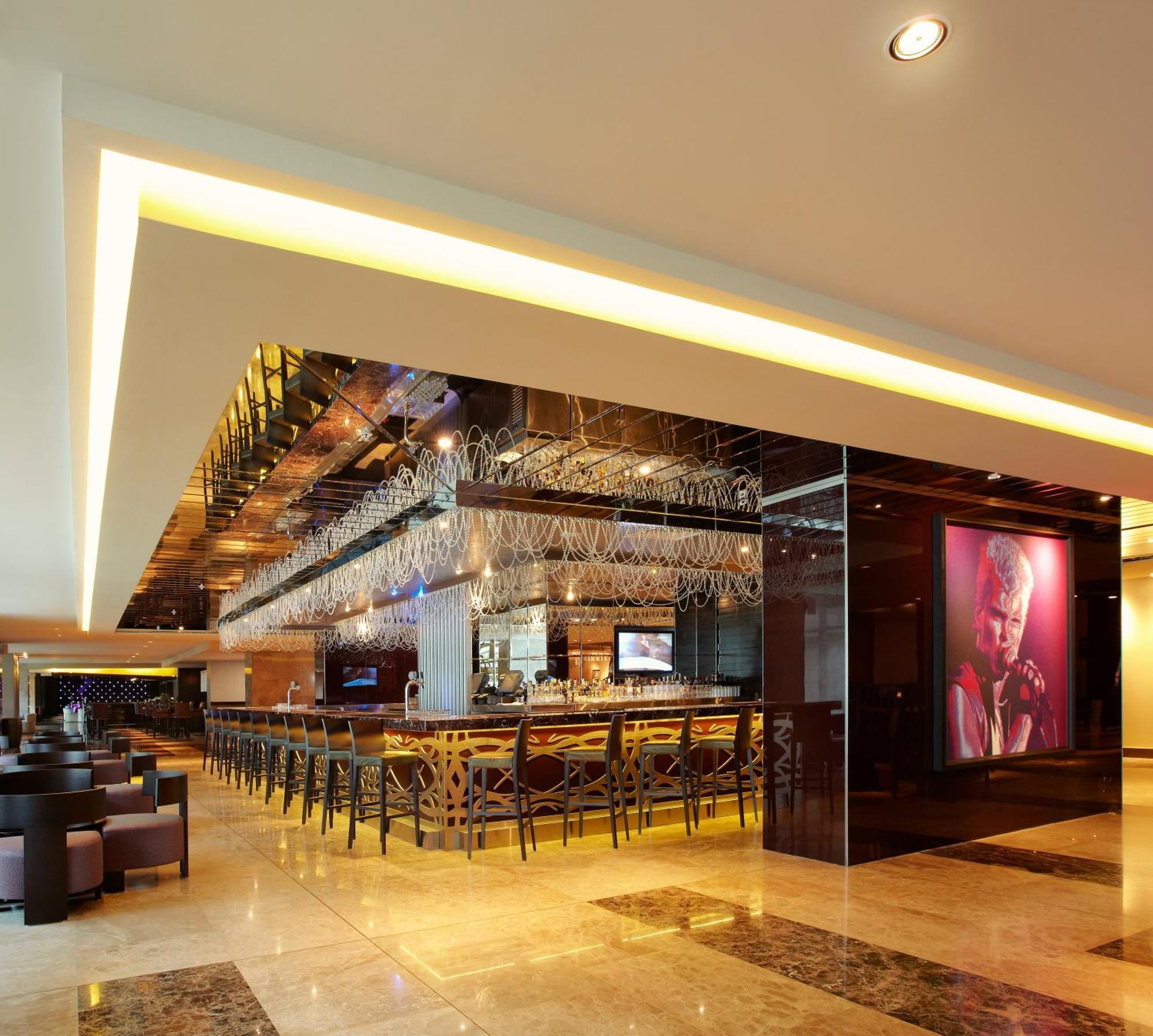 Megapolis Hotel Panama Eksteriør billede The bar at the lobby
