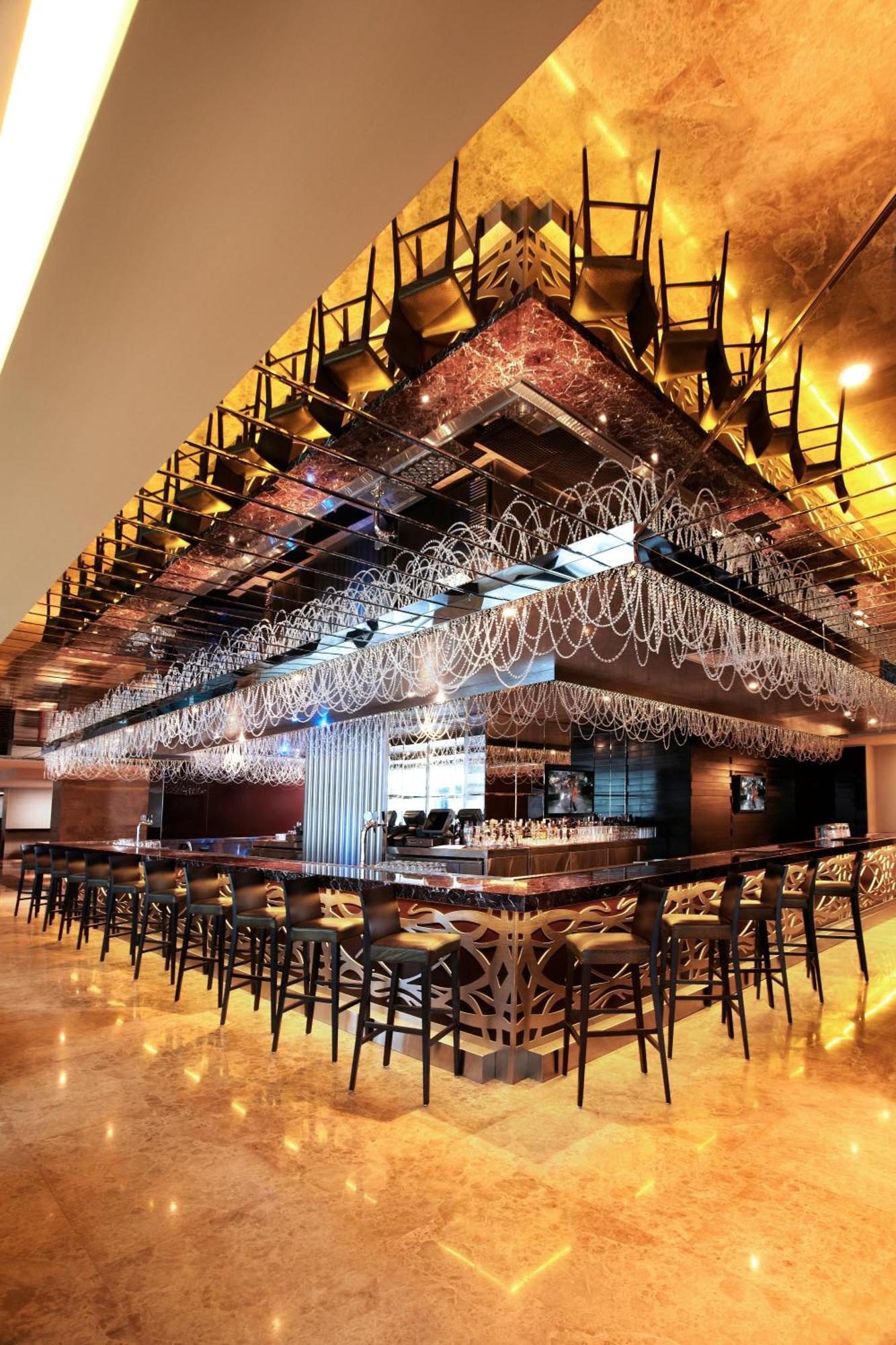 Megapolis Hotel Panama Restaurant billede The bar at the 101 bar