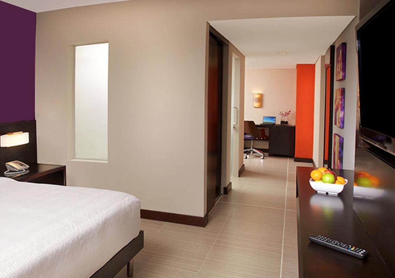Megapolis Hotel Panama Eksteriør billede Suite