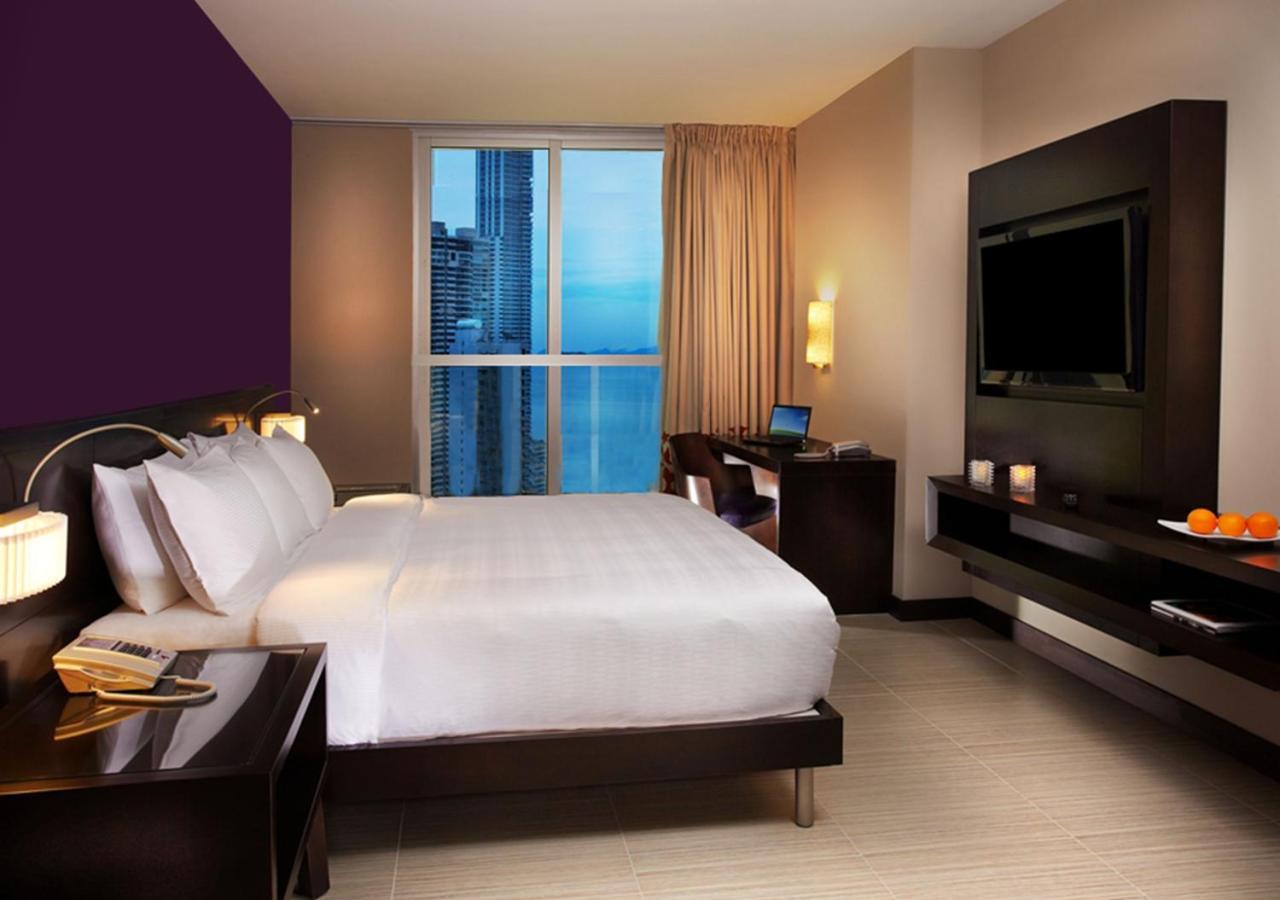 Megapolis Hotel Panama Eksteriør billede A bedroom at the hotel