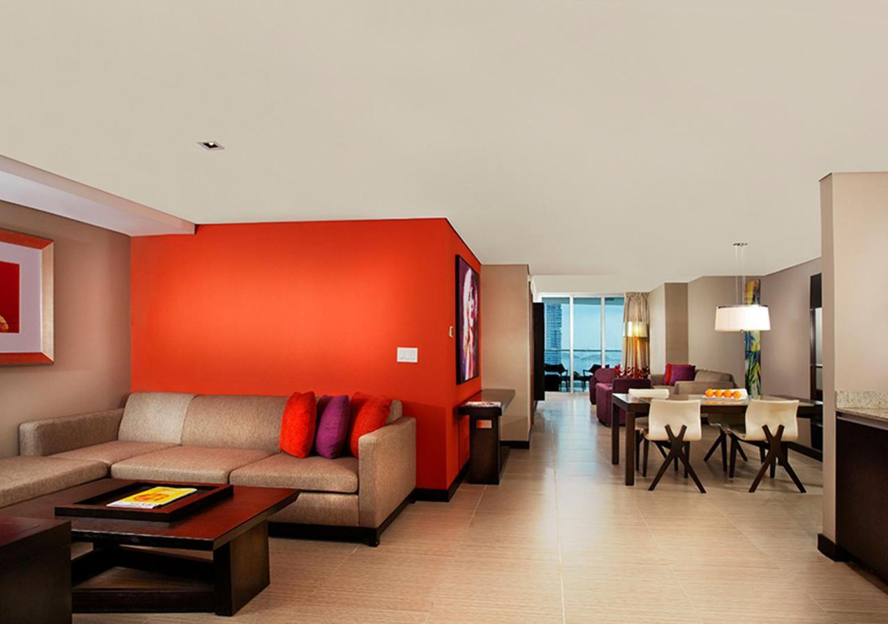 Megapolis Hotel Panama Eksteriør billede A suite at the Renaissance Hotel in San Francisco
